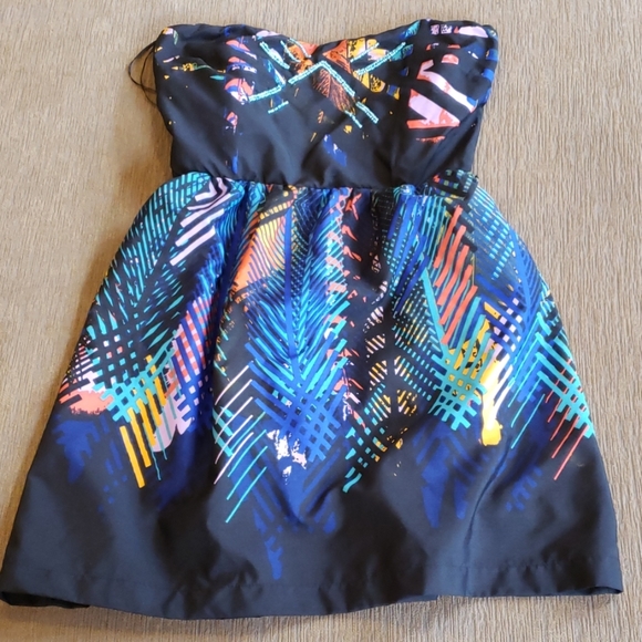 Roxy Dresses & Skirts - Roxy medium strapless dress